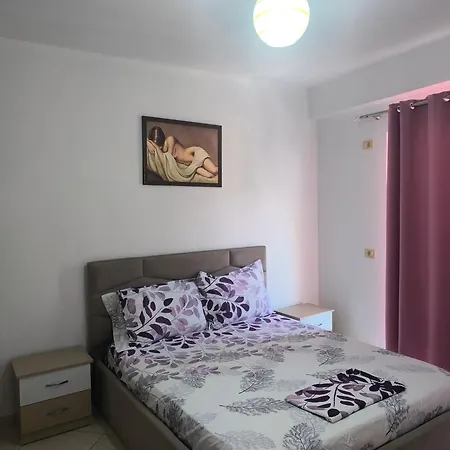 Centrum * Sarandë